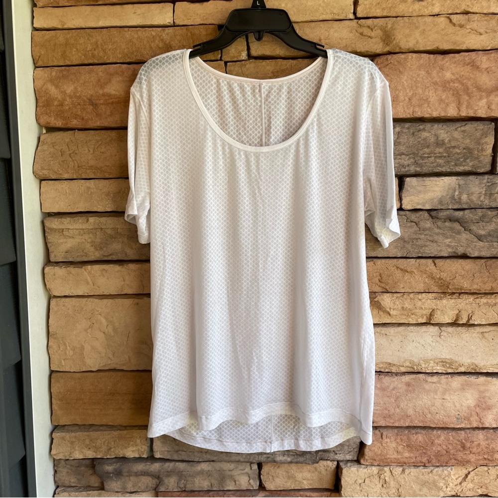 Lululemon white semi sheer scoop neck short sleeve top Women’s 12